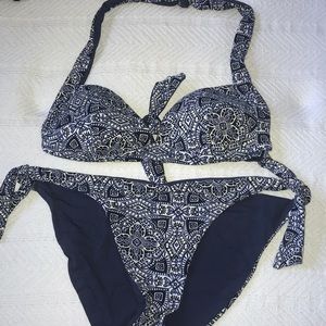 Reversible halter bikini set